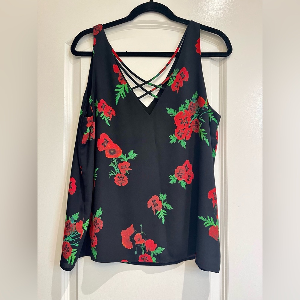 Express | Black Floral Blouse w/ V-neck | Size Large